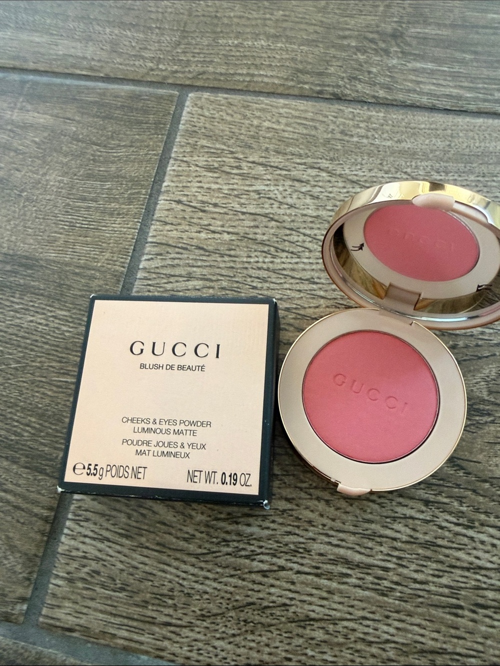 Gucci Blush de Beauté Radiant Pink Luminous Matte Cheek & Eye Powder